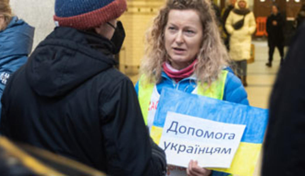 Poles supporting Ukrainian refugees